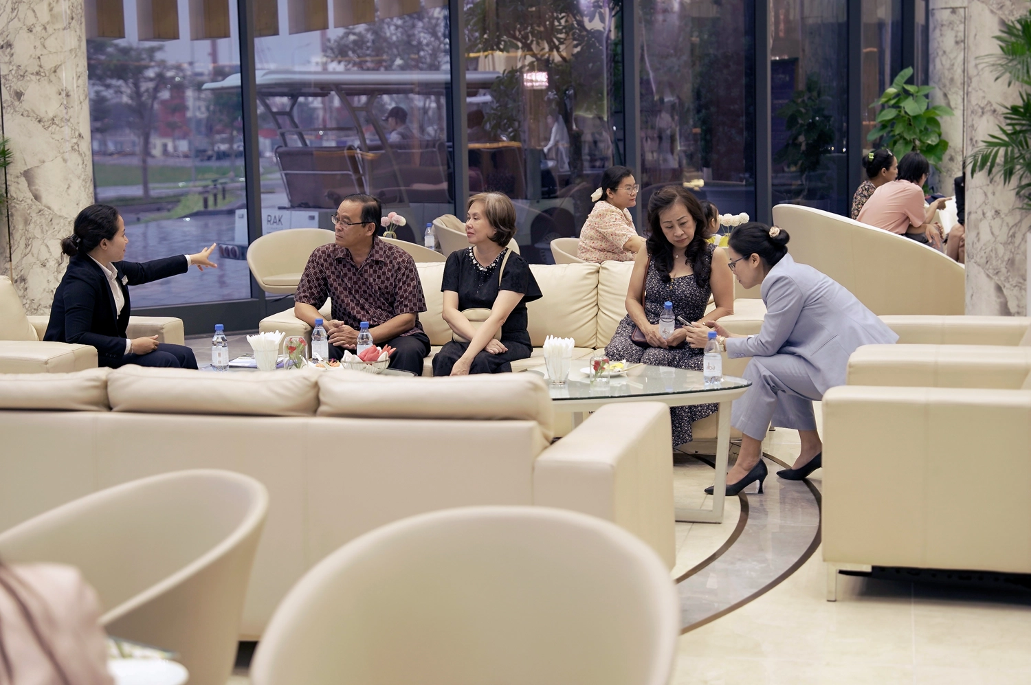 Người mua bất động sản tỏ ra thận trọng trước biến động.
