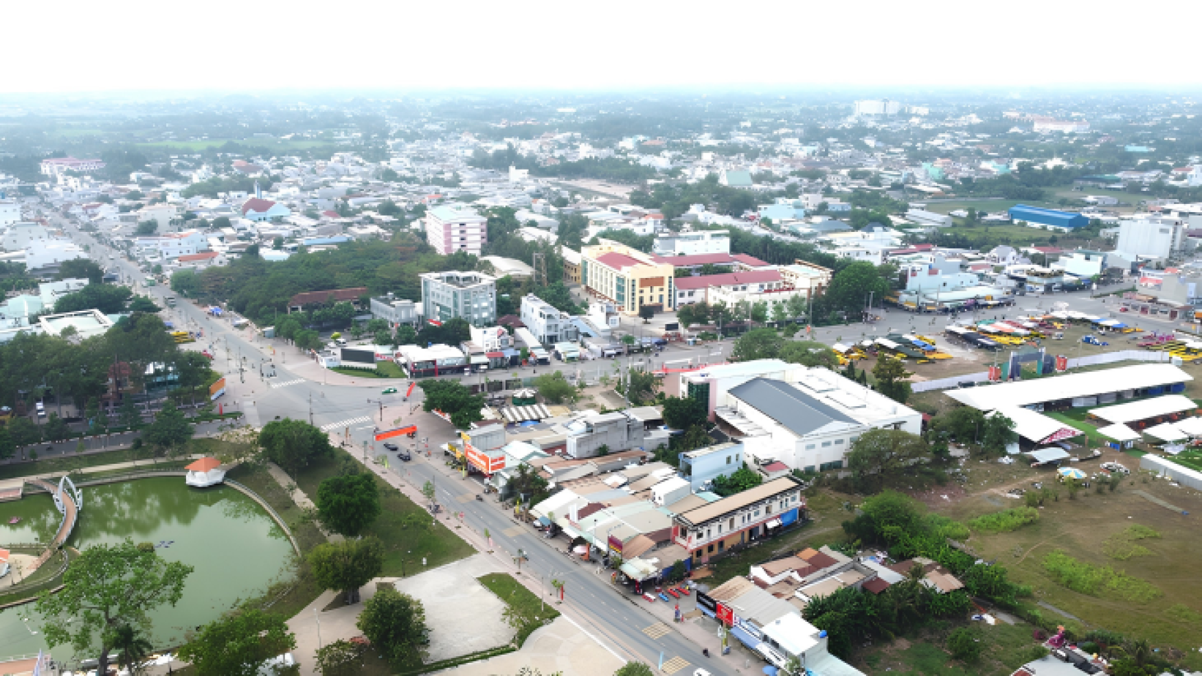 Trung t&acirc;m đ&ocirc; thị Hậu Nghĩa, x&atilde; Hậu Nghĩa